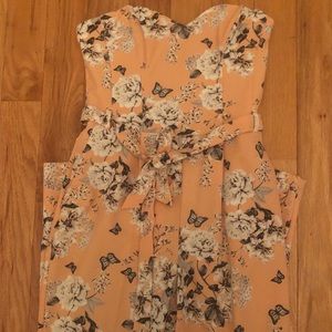 Pretty peach butterfly print sweetheart jumpsuit!